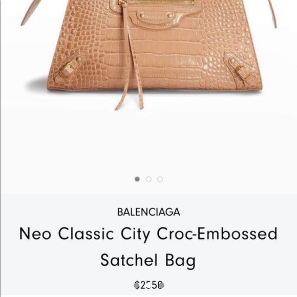 I have bought it at Neiman Marcus for 2600$ a month ago, wore it once - Picture 2 of 3